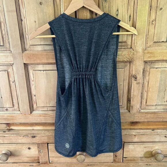 Lululemon 6 (?) Silver Gray Racerback Tank Top Seawheeze - Rare - Picture 6 of 9